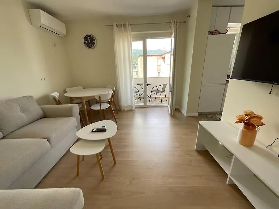 Spring Apartment In Përmet