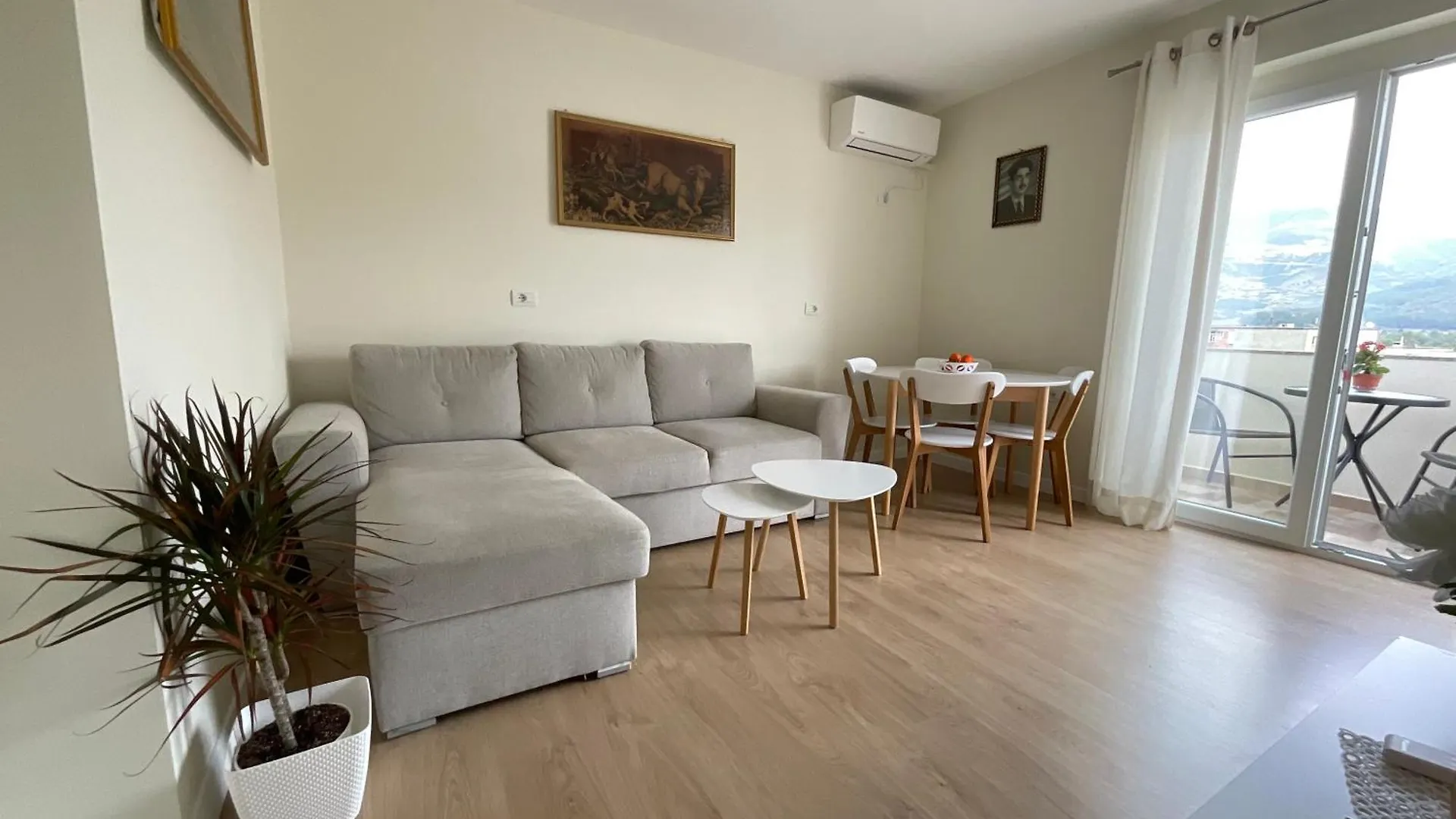 Spring Apartment In Përmet